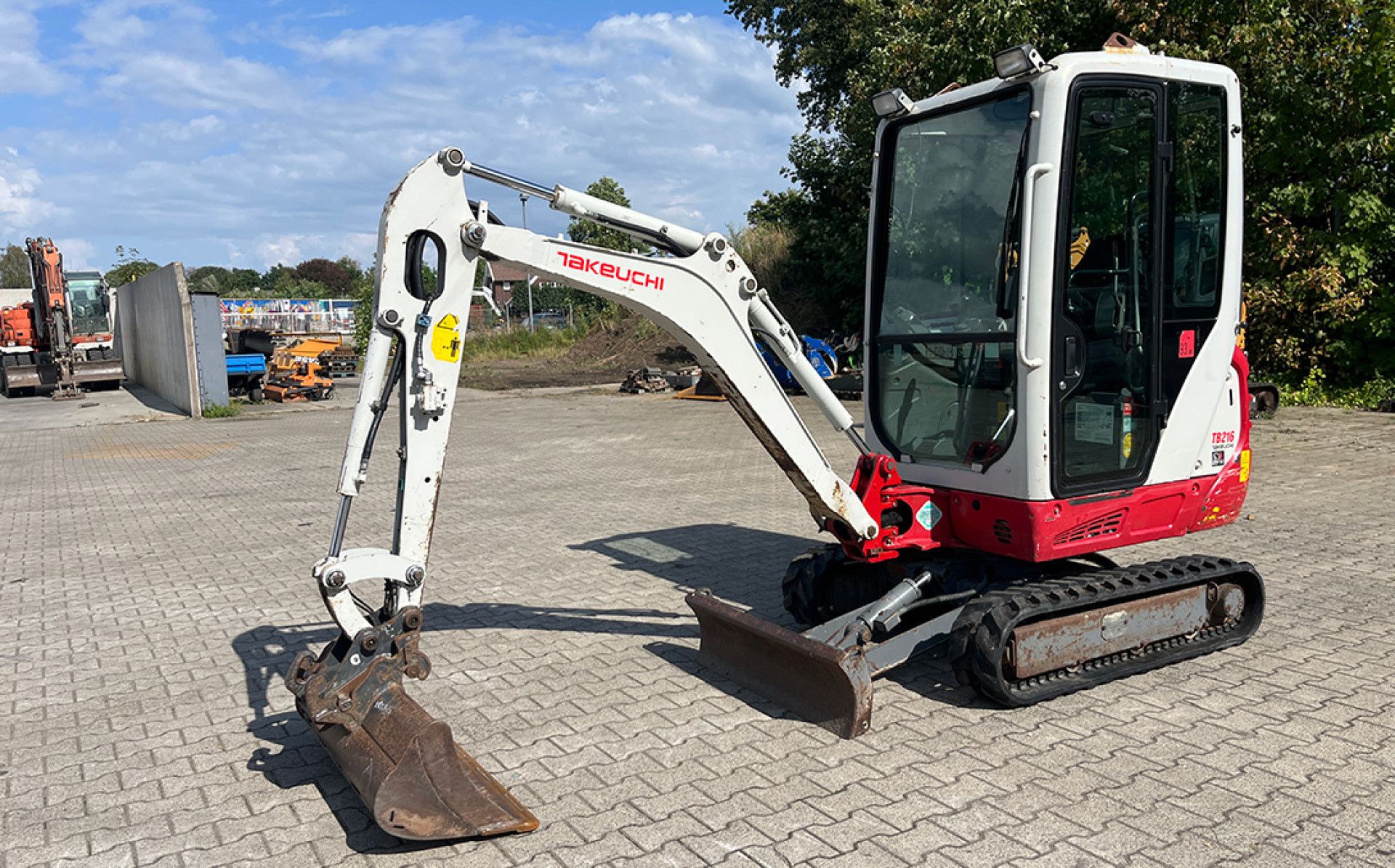 Takeuchi TB216 - 3