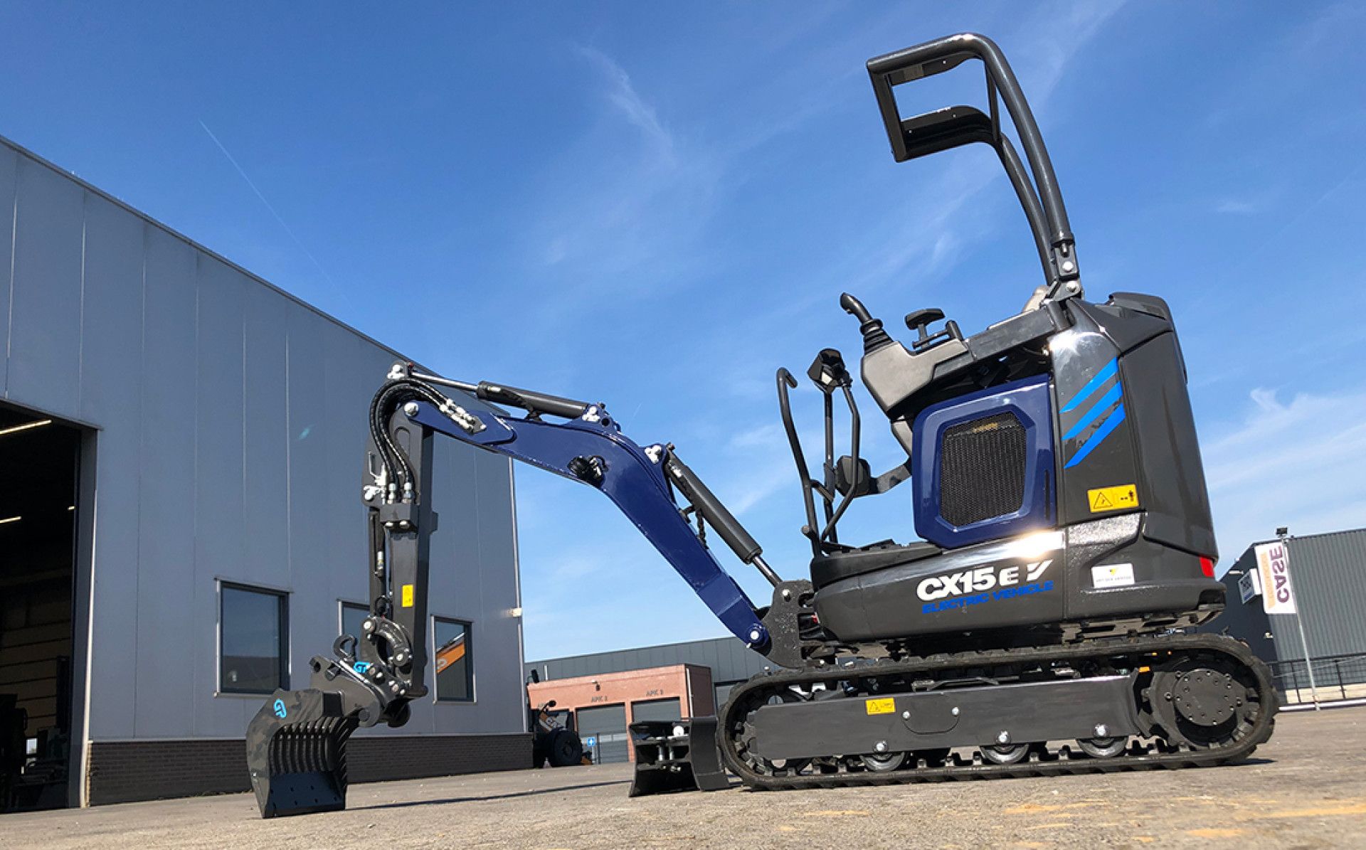Elektrische Case CX15EV minigraver voor M. Heezen - 2