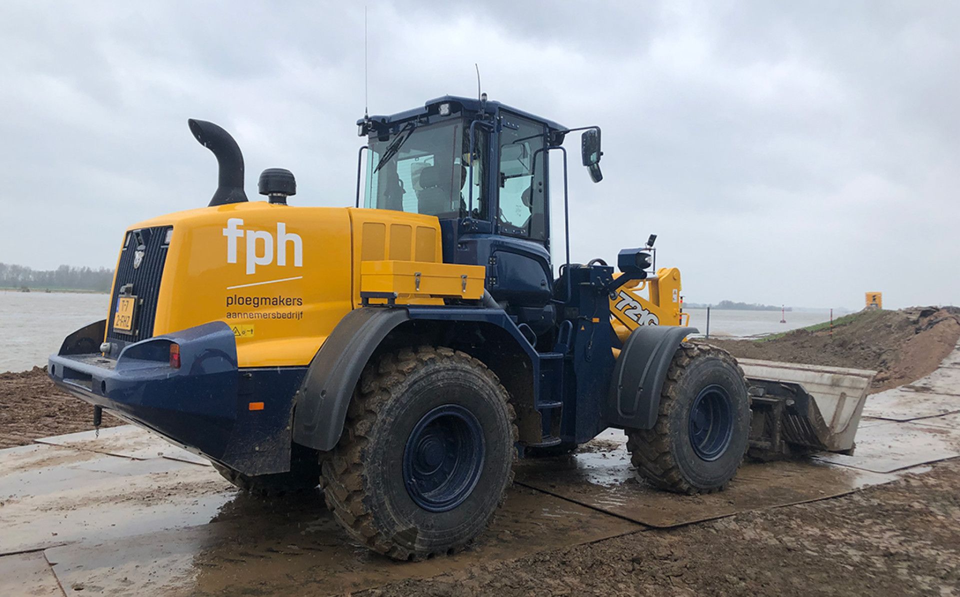 Case 721G wiellader voor F.P.H. Ploegmakers - 3