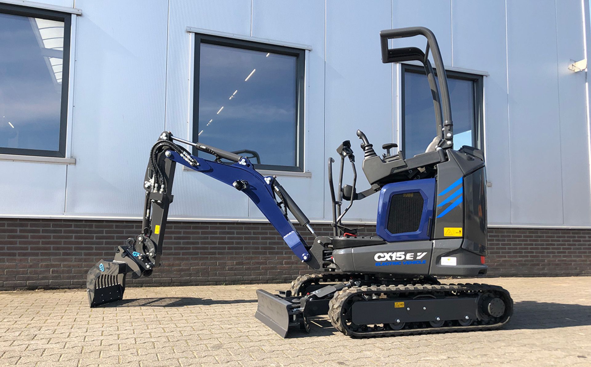 Elektrische Case CX15EV minigraver voor M. Heezen - 4